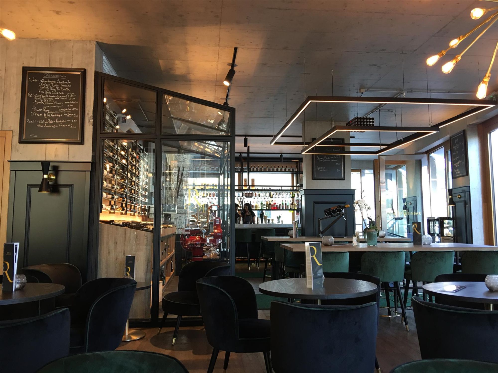 Riva Café & Wijnbar